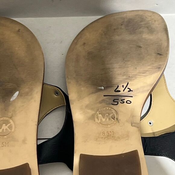 MICHAEL Michael Kors Women's Black MK Plate Thong Flat Sandals Size 6.5M - Picture 9 of 11